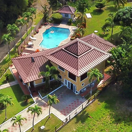 Hibiscus House Vila